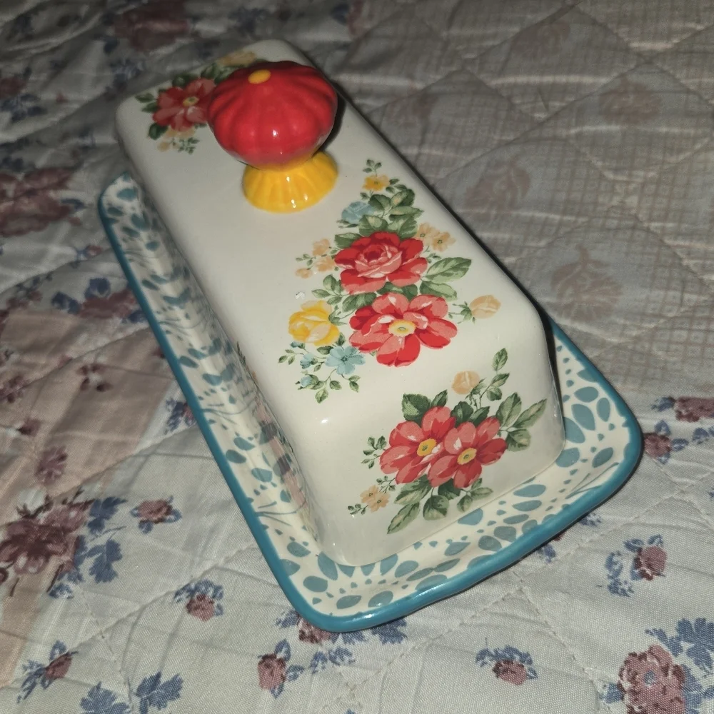 The Pioneer Woman Vintage Floral Butter Makes Everything Better Butter Dish